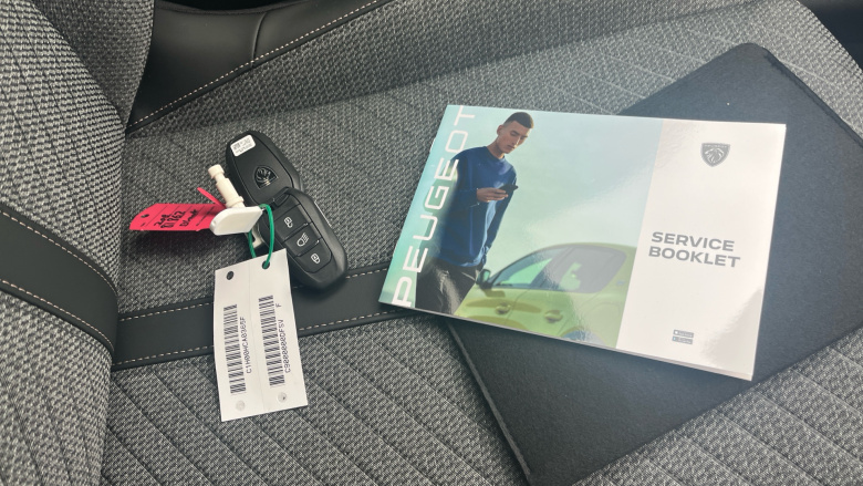 Peugeot 208 1.2 PureTech 100 Allure 5dr Petrol Hatchback